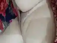 Desi Poonam Ko Tailar Ne Pela With Desi Bhabhi