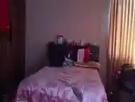 Chica amateur cabalga la verga de su chico en video casero