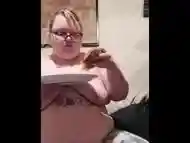 Eating pizza shirtless 254 pound babe