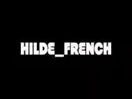 HILDE_FRENCH - JEUNE FEMME FONTAINE AVEC UN CONCOMBRE