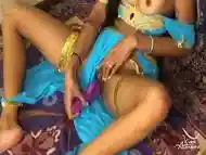 HORNY PRINCESS JASMINE SUCKS GENIE''S BIG BLUE COCK