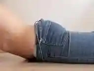 Humping on the floor wearing tight jeans. I put the small towel inside jeans to increase my feelings
