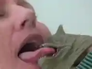 Kissing Dinosaur Funny Vid