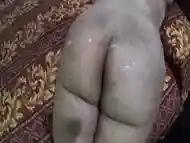 MIREN COMO ME DEJAN LAS NALGAS YENAS DE LECHE