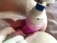 Magic wand, wet orgasm (extreme close up)