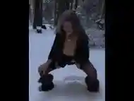 Mature MILF GILF Cools Off Her Hot Pussy In The Snowy Outdoors!âï¸