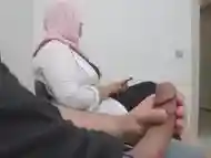SHE IS SHOCKED! I take the risk of getting my cock out in front of Hijab woman.