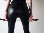 Worship sexy booty in leggings and Dominatrix Nika will sit on your face