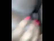 greluda levando pica de quatro na buceta rosada e dedando o cuzinho