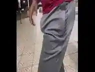 Andando sem cueca no super mercado