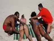 Encontramos duas bundudas na praia (Dayane Black - Paty Bumbum - Nego Catra - El Toro De Oro