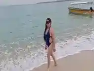 Esposa Puta Latina Caminando Por La Playa Conoce A Safado Y Tiene Sexo Con &Eacute_l Sin Condon Leche Adentro A La Zorra 2