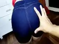 Hermanastro Mira como me Queda Mi Nuevo Short Jeans - Mi Hermanastra Caliente me muestra su Short Jeans Porque Quiere Que La Folle