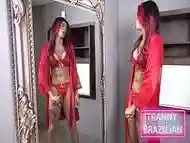 Trannybrazilian apresenta: Secretaria deu o cu sem camisinha para o patr&atilde_o para ganhar um aumento