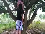 me monta en un arbol del parque y me hace rico oral y anal