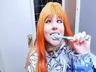 âËË&deg_á°á© Redhead brushes her teeth Ë à¼ à³âï½¡Ë