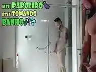 Bback Espionando Meu Parceiro Peludo Molhado e Ensaboado no chuveiro - Com Alex Barcelona