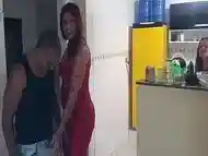 Caiu no zap !!! Minha sogra na festa dando mole para o negao dotado e novinho branquinho