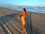 Clip sensual da Paty Bumbum no deserto do Atacama