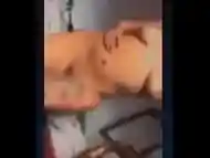 Colegiala caliente mostrando el culo y mojada parte 1