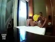 Comiendole los huevos y jugando con su ano. Fetiche de globos