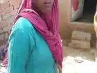 Desi Indian bhabhi ki Hara salwar me choda