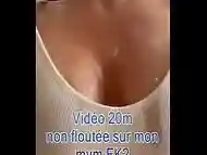 FK2 - MILF En Brassi&egrave_re De Sport Branle Une Bite De Jeune Entre Ses Gros Seins Naturels