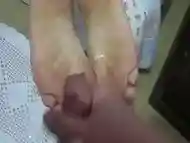 FOOTJOB NOS P&Eacute_S DE OUTRA COROA SAFADA BH