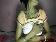 Hot sexy Anita bhabi ki chudai raat me parosi ne ki bhabi ki chud me apna Ras nikala