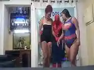 Liga da justi&ccedil_a porno !!! Homen aranha  mulher maravilha e Supergirl no castelo dos sonhos
