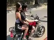 ME LLEVO A MI MADRASTRA LATINA PARA COLOMBIA EN LA MOTO PARA TENER SEXO Y LE PONE LOS CUERNOS A MI PADRASTRO FAMILIA CACHONDA PORNO EN ESPANOL