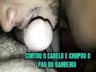 NOVINHO CHUPANDO PAU CABE&Ccedil_UDO DO  BARBEIRO  COROA