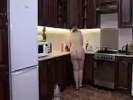 Naked BBW with a juicy PAWG loves to cook dinner without clothes Homemade fetish