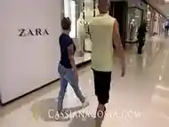 Peguei aquele safado no shopping que n&atilde_o parava de olhar minha bunda e dei pra ele comer ela.