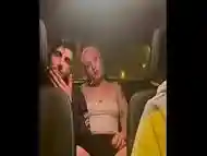 amigos follando en un taxi al regresar de fiesta camara oculta amateur