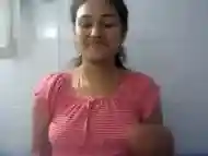 Hot Sri Lankan cute girl masturbates