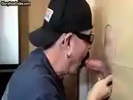 Amateur gloryhole DILF blowing and tugging dick in closeup