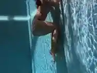 Fat chick Puzan Bruhova swimming pleasure