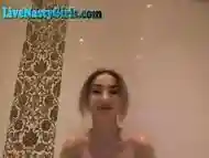 Hot Webcam Girl Plays In The Bathtub 3