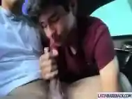 Latin twinks suck in car before bareback fucking in duo