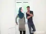 Muslim tenant gets discount in exchange for fuck